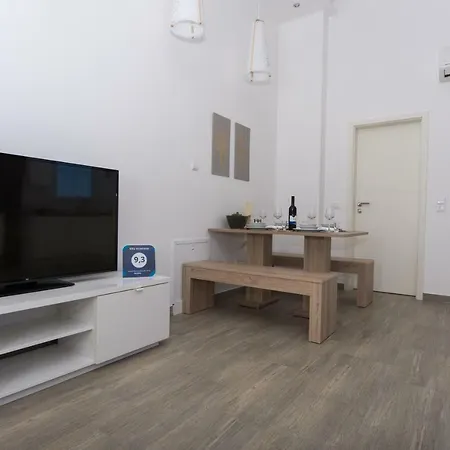 Anastasia * Τρογκίρ