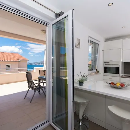 阿纳斯塔西娅公寓 * 特罗吉尔